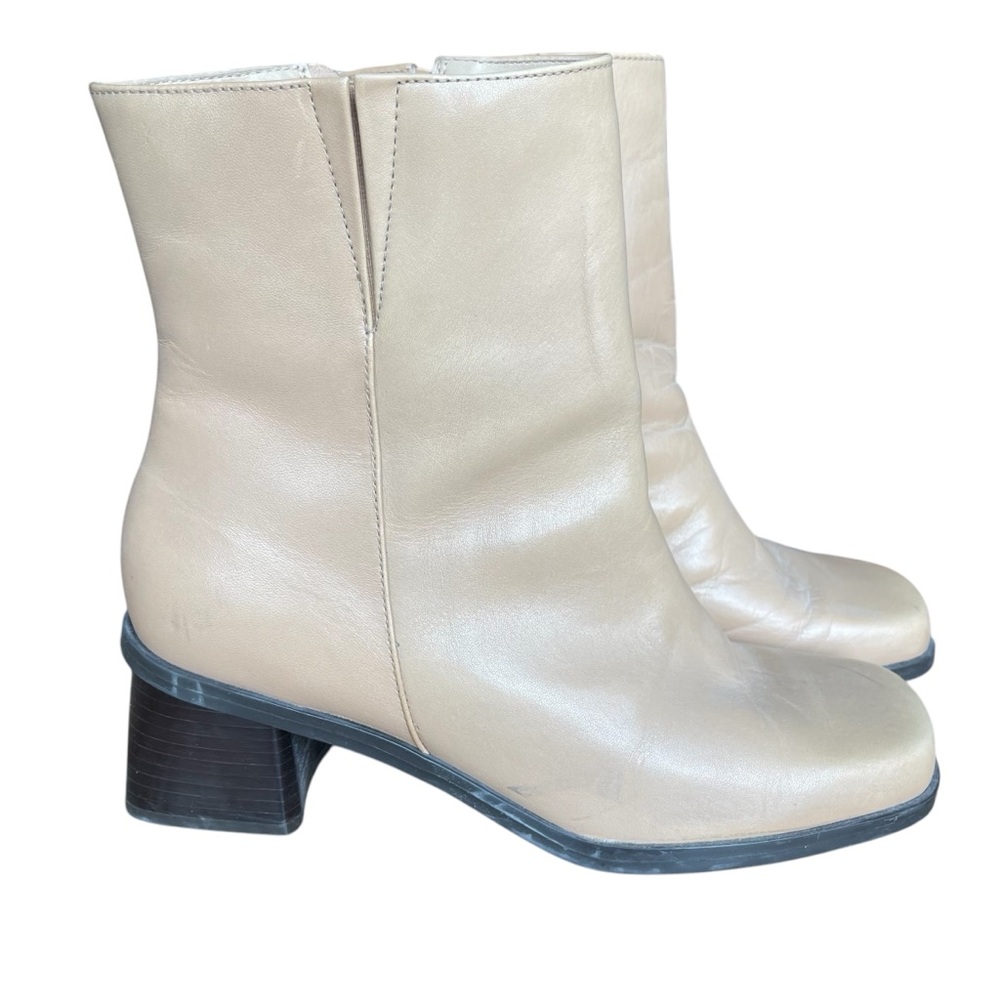 Naturalizer 431N38 Woman Light Tan Side Zip Square Toe Boot | Size: 6